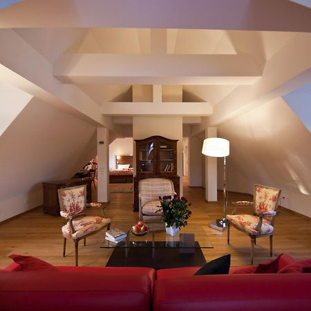 Palac Pakoszow Schlosshotel Wernersdorf Jelenia Gora Dış mekan fotoğraf The interior of a suite at the Hotel de l'Europe