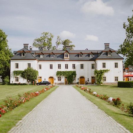 Palac Pakoszow Schlosshotel Wernersdorf Jelenia Gora Dış mekan fotoğraf The main building of the former abbey