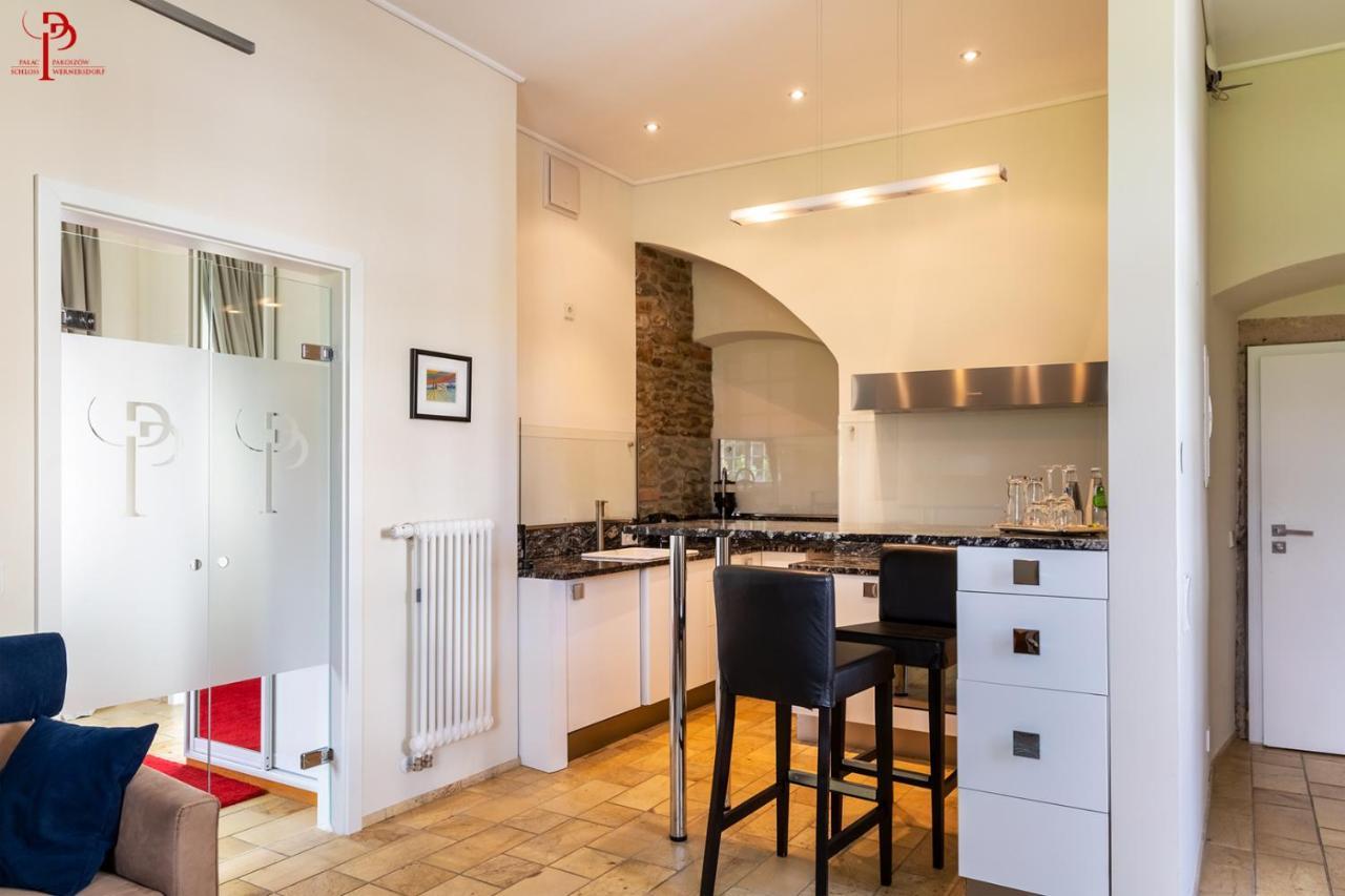 Palac Pakoszow Schlosshotel Wernersdorf Jelenia Gora Dış mekan fotoğraf A modern open plan kitchen