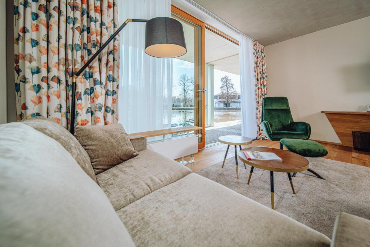 Palac Pakoszow Schlosshotel Wernersdorf Jelenia Gora Dış mekan fotoğraf A suite at the Hotel