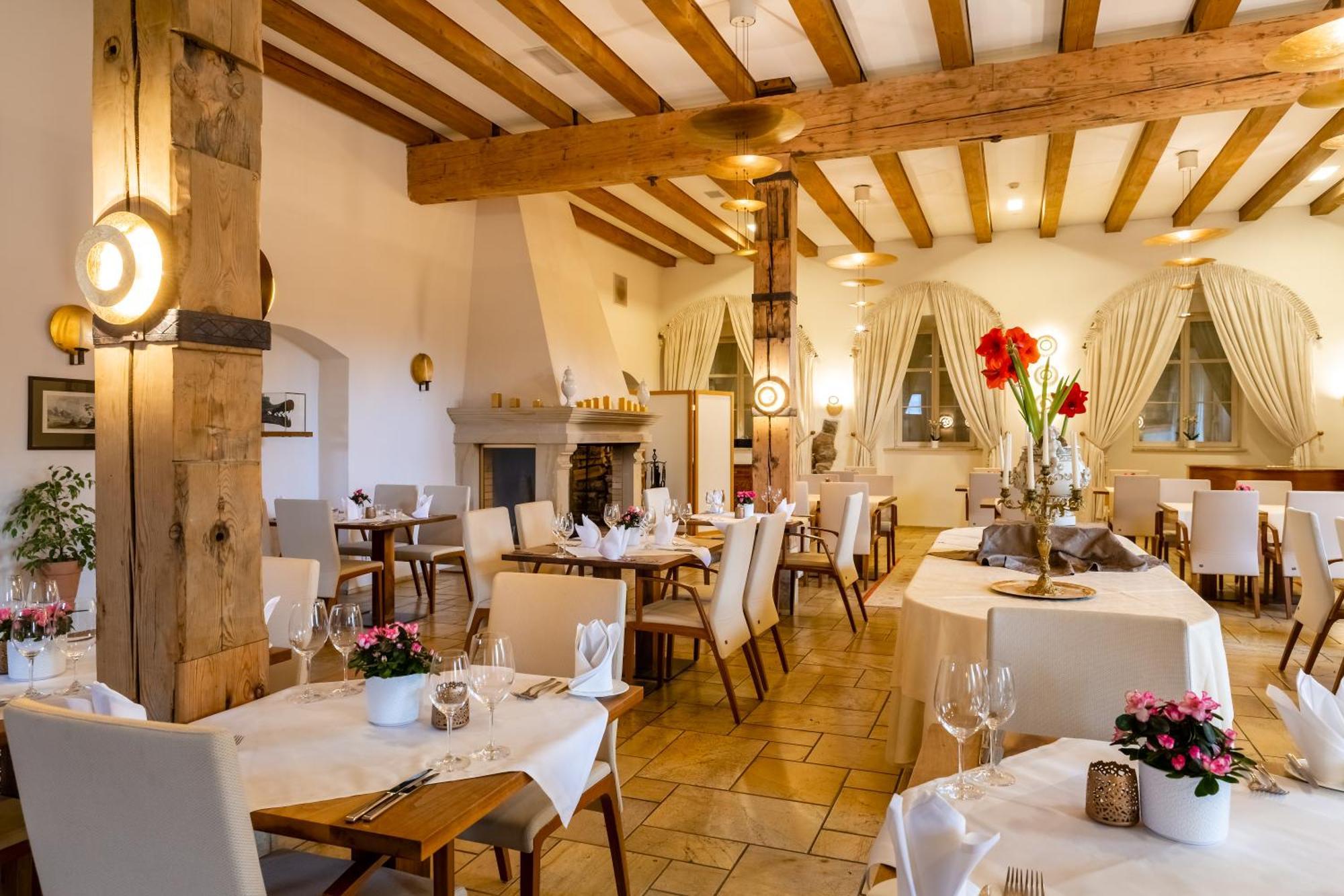 Palac Pakoszow Schlosshotel Wernersdorf Jelenia Gora Dış mekan fotoğraf Restaurant in Germany