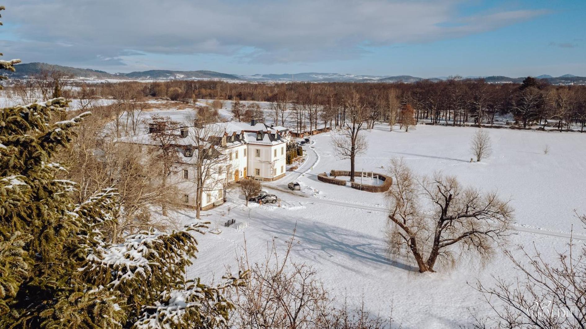 Palac Pakoszow Schlosshotel Wernersdorf Jelenia Gora Dış mekan fotoğraf A general view of Laon
