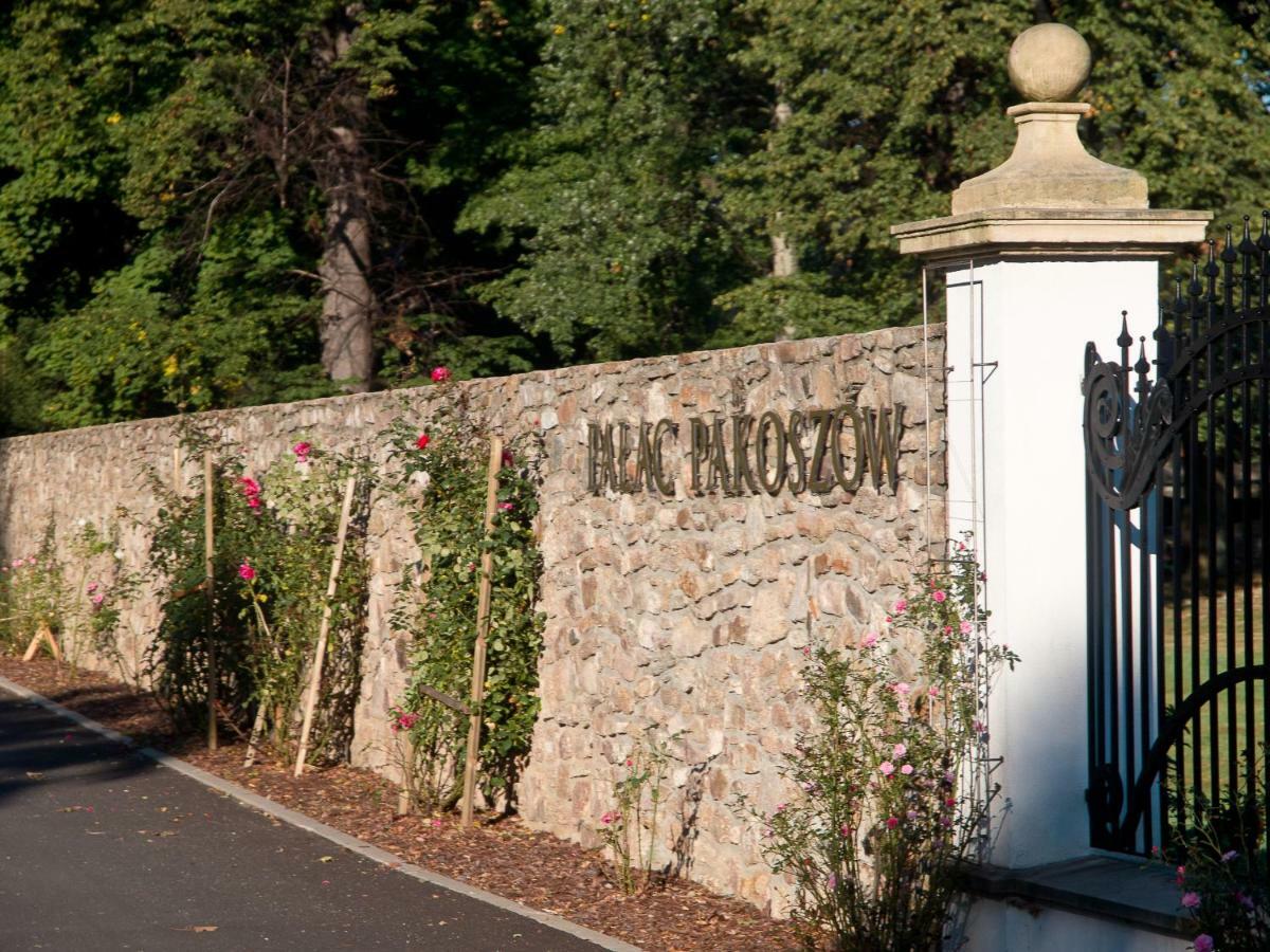 Palac Pakoszow Schlosshotel Wernersdorf Jelenia Gora Dış mekan fotoğraf Entrance to the Mac Morgan family vault at St Mary's Church, Haddington