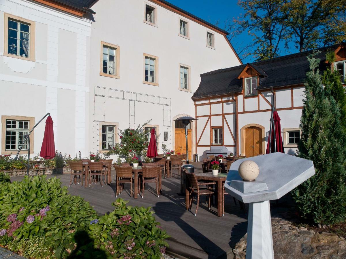 Palac Pakoszow Schlosshotel Wernersdorf Jelenia Gora Dış mekan fotoğraf The former coaching inn