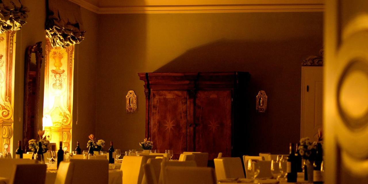 Palac Pakoszow Schlosshotel Wernersdorf Jelenia Gora Dış mekan fotoğraf The interior of the restaurant